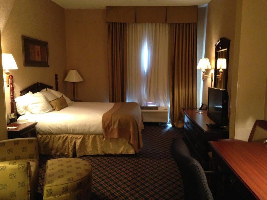 Comfort Inn & Suites Columbus North Extérieur photo